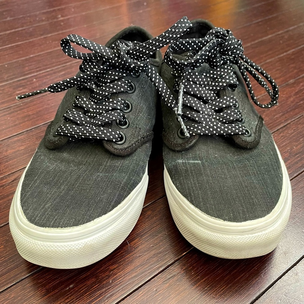 Vans Classic Low Top Skate Sneakers Shoes - Picture 3 of 8